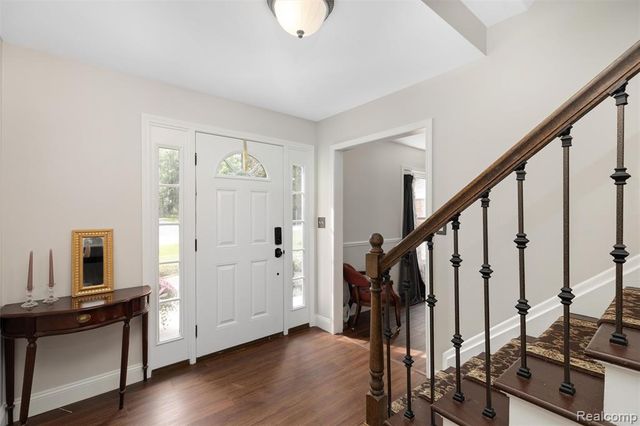 757 Foxhall Road, Bloomfield Hills, MI 48304