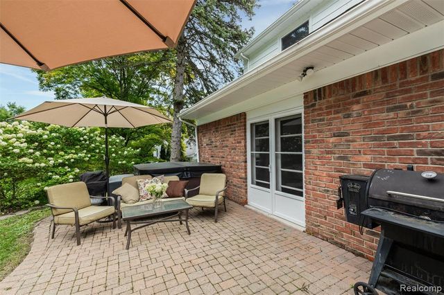 757 Foxhall Road, Bloomfield Hills, MI 48304