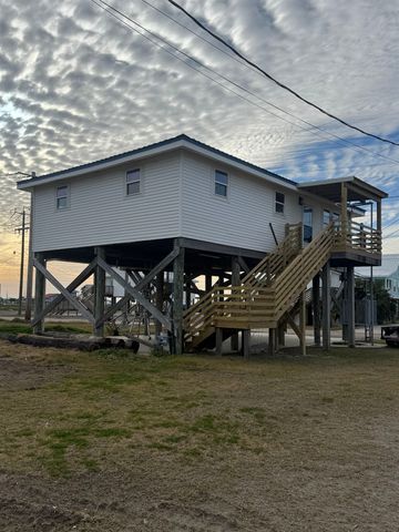 126 East Central Avenue, Grand Isle, LA 70358
