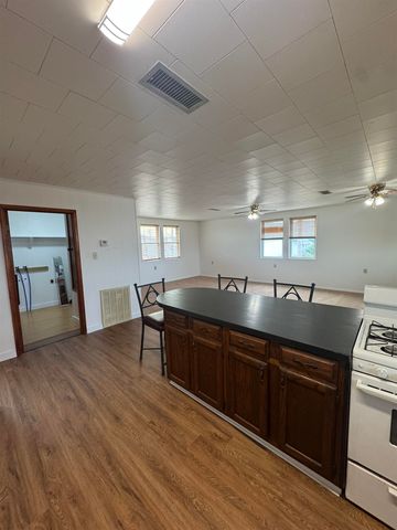 126 East Central Avenue, Grand Isle, LA 70358