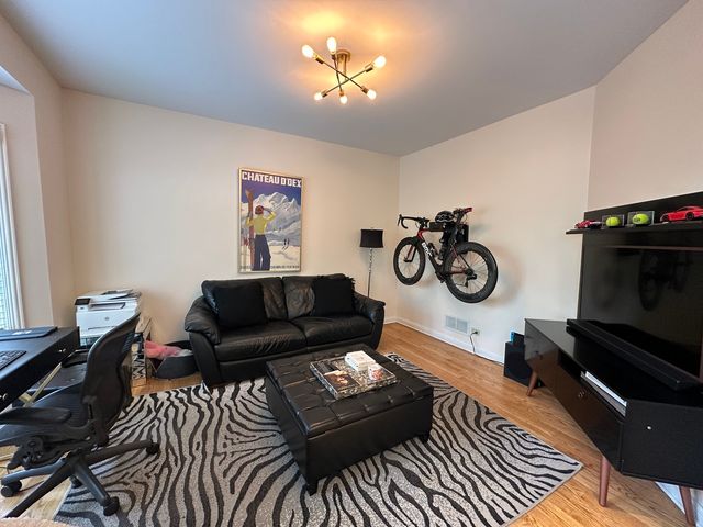 122 E KNIGHTON Place, Elmhurst, IL 60126