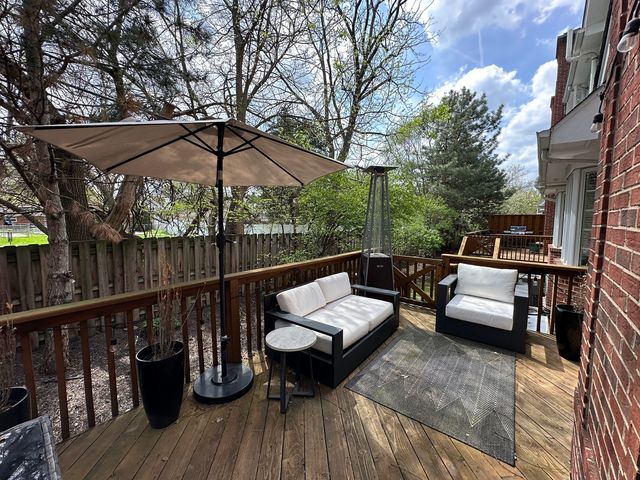 122 E KNIGHTON Place, Elmhurst, IL 60126