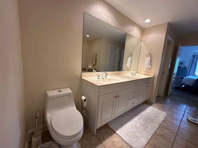 122 E KNIGHTON Place, Elmhurst, IL 60126