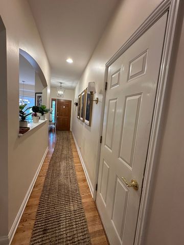 122 E KNIGHTON Place, Elmhurst, IL 60126