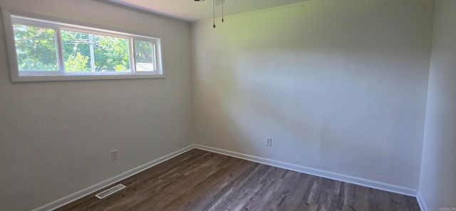 607 N 10th St, Paragould, AR 72450