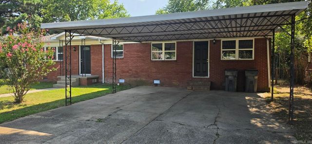 607 N 10th St, Paragould, AR 72450