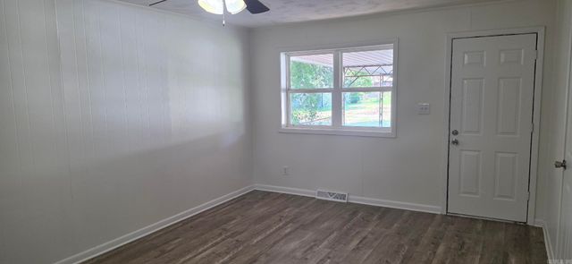 607 N 10th St, Paragould, AR 72450