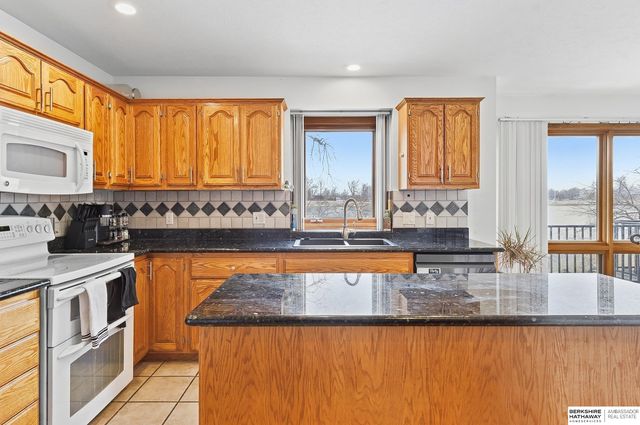 111 Shoreline Drive, Carter Lake, IA 51510