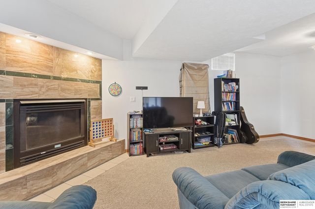 111 Shoreline Drive, Carter Lake, IA 51510