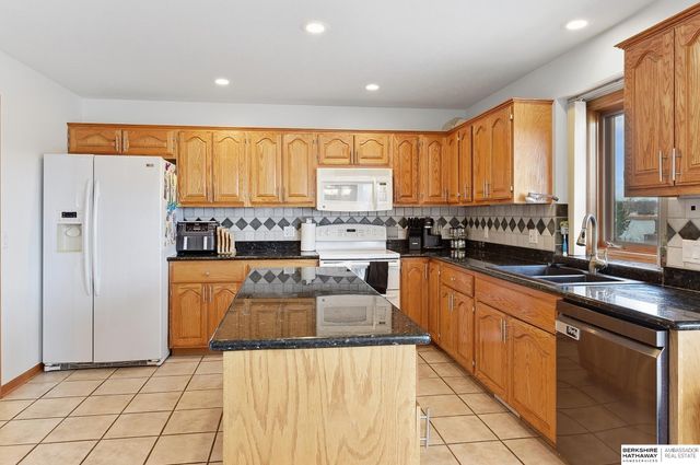 111 Shoreline Drive, Carter Lake, IA 51510