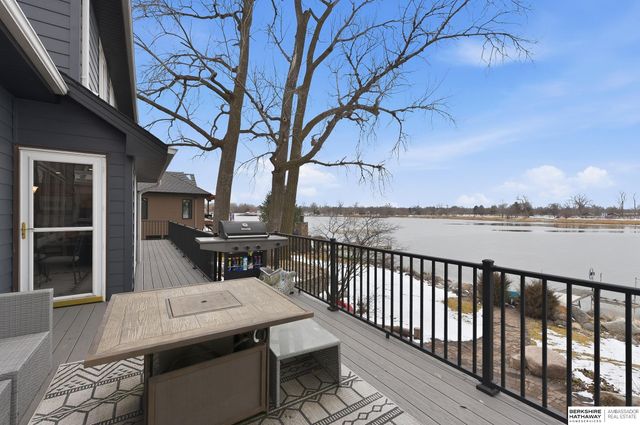 111 Shoreline Drive, Carter Lake, IA 51510