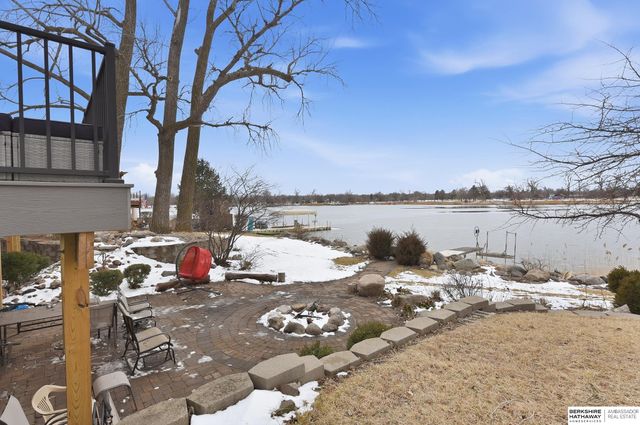 111 Shoreline Drive, Carter Lake, IA 51510