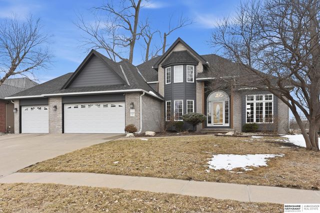 111 Shoreline Drive, Carter Lake, IA 51510