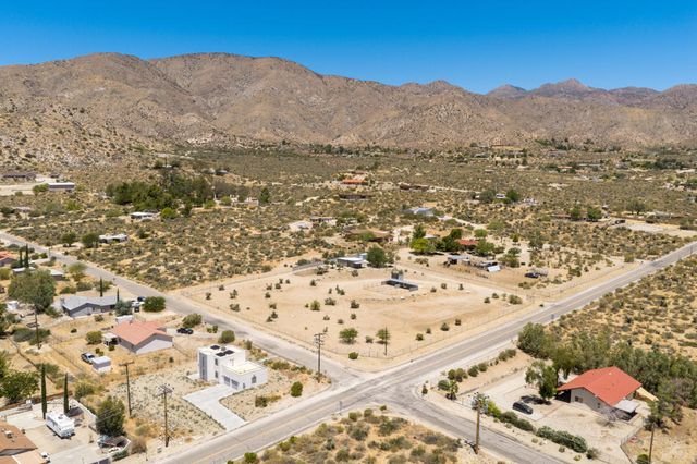 10860 Juniper Avenue, Morongo Valley, CA 92256