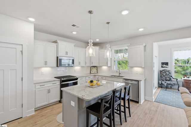 652 Sunwater Drive, Duncan, SC 29334