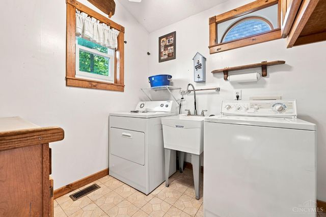6583 Schweitzerhoff Road, Colerain Twp, OH 45247