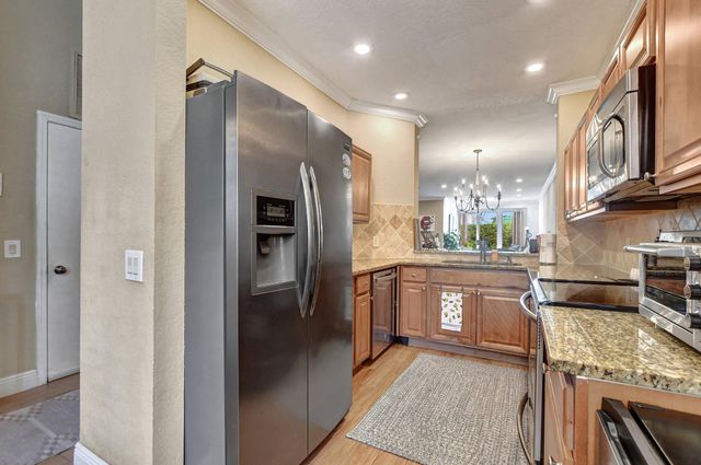 6682 Via Regina, Boca Raton, FL 33433