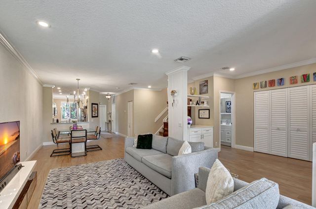 6682 Via Regina, Boca Raton, FL 33433