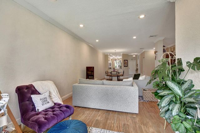 6682 Via Regina, Boca Raton, FL 33433
