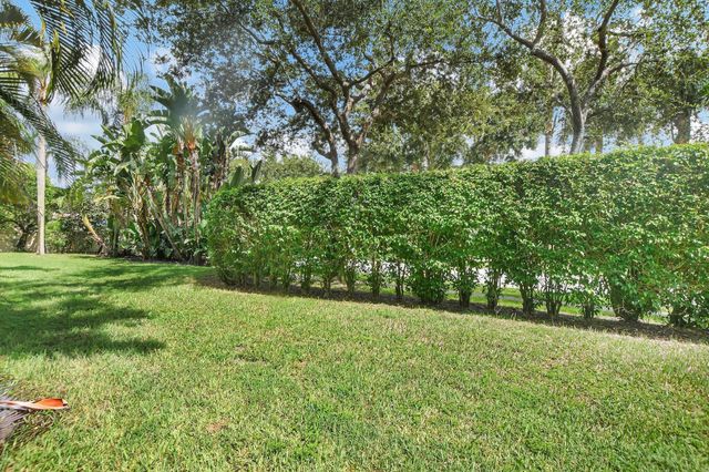 6682 Via Regina, Boca Raton, FL 33433