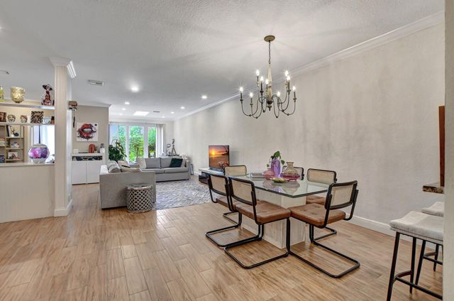 6682 Via Regina, Boca Raton, FL 33433