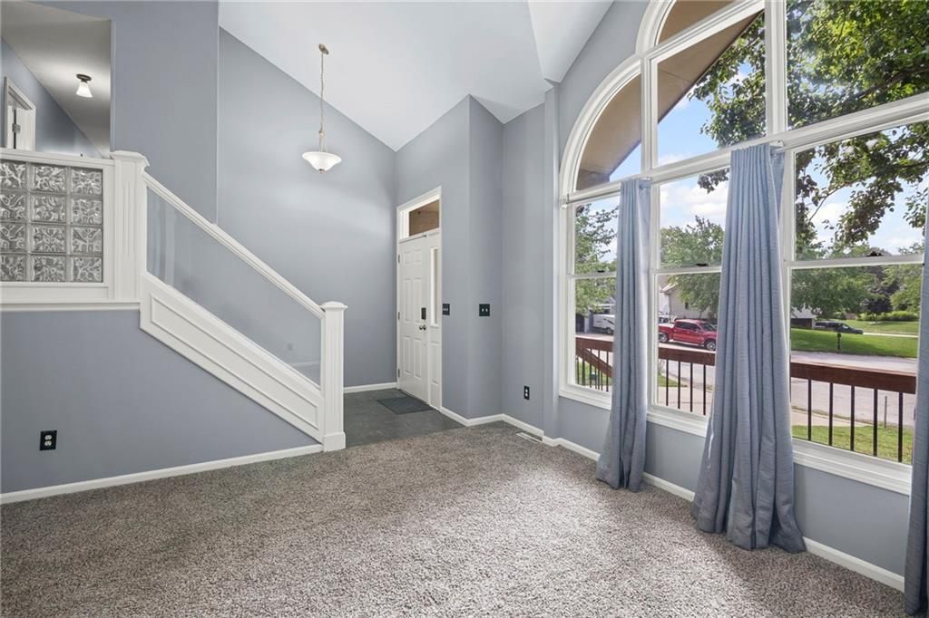 311 NE Bridge Place, Blue Springs, MO 64014