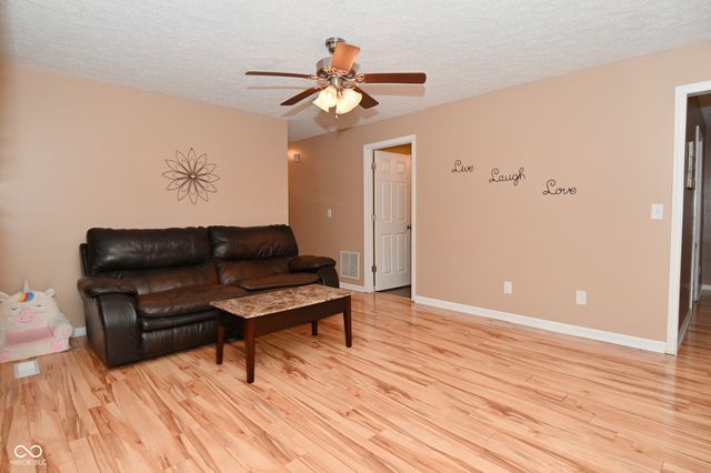 6454 Maple Manor, Brownsburg, IN 46112