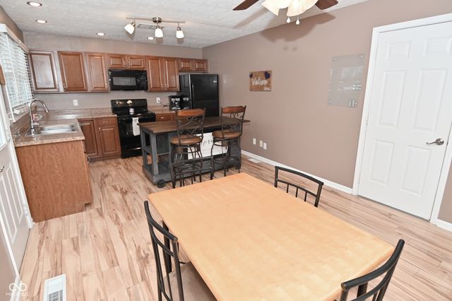 6454 Maple Manor, Brownsburg, IN 46112