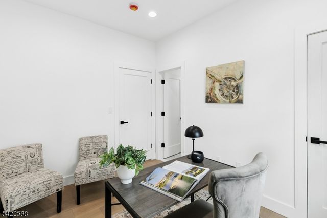 332 Pershing Ave, Roselle Park Boro, NJ 07204