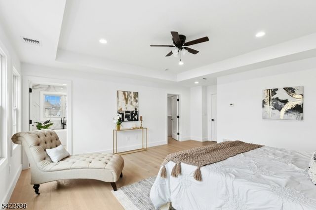 332 Pershing Ave, Roselle Park Boro, NJ 07204