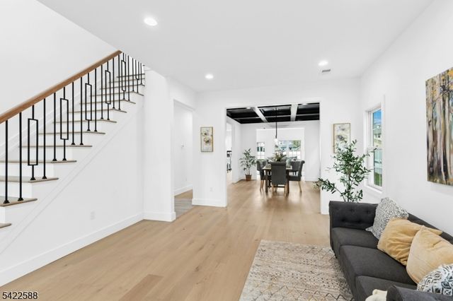 332 Pershing Ave, Roselle Park Boro, NJ 07204
