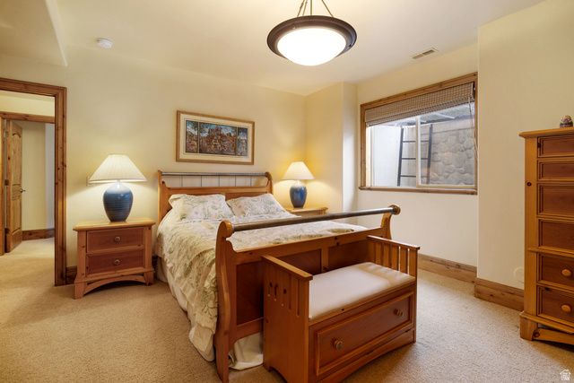 3168 E BAVARIAN CT, Sandy, UT 84093