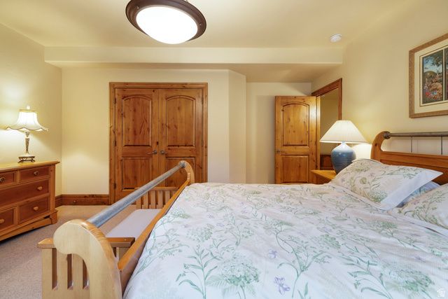 3168 E BAVARIAN CT, Sandy, UT 84093