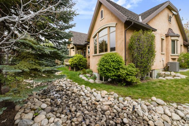 3168 E BAVARIAN CT, Sandy, UT 84093