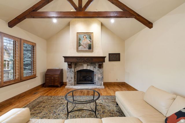 3168 E BAVARIAN CT, Sandy, UT 84093