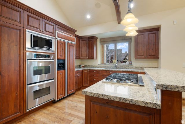 3168 E BAVARIAN CT, Sandy, UT 84093