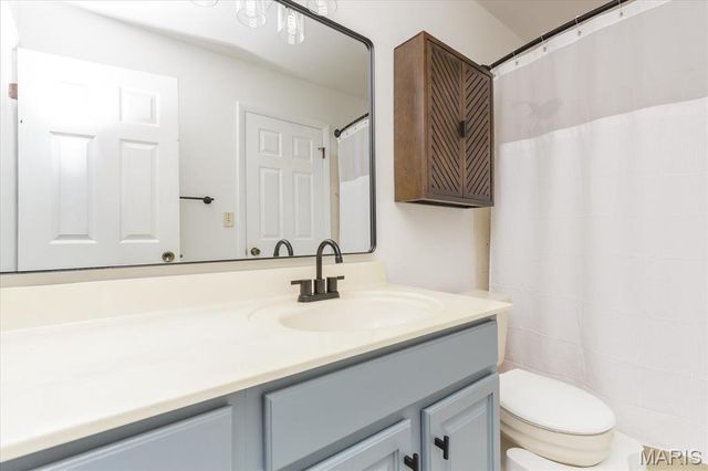 640 Painted Vista Drive, Ballwin, MO 63021