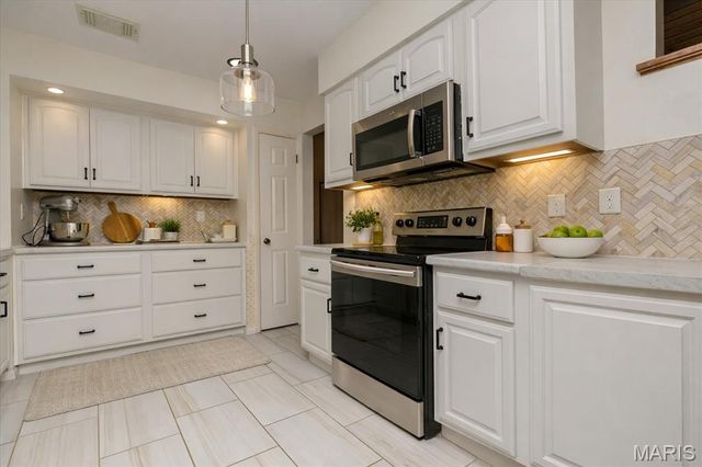 640 Painted Vista Drive, Ballwin, MO 63021
