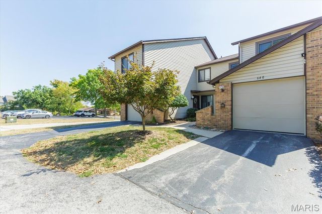 640 Painted Vista Drive, Ballwin, MO 63021