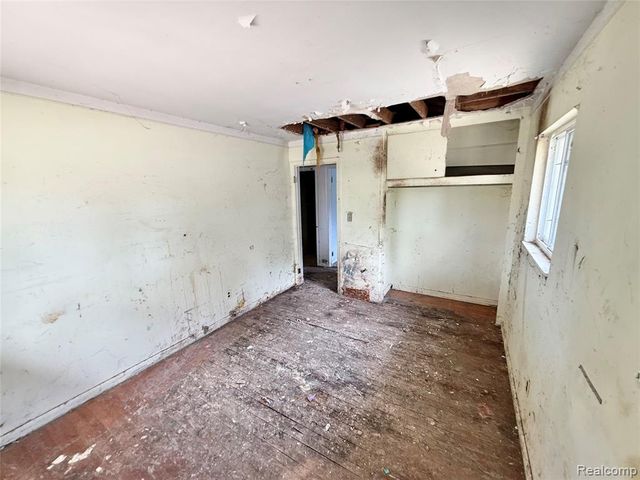 24645 Mcdonald Street, Dearborn Heights, MI 48125