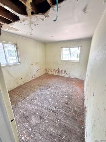 24645 Mcdonald Street, Dearborn Heights, MI 48125