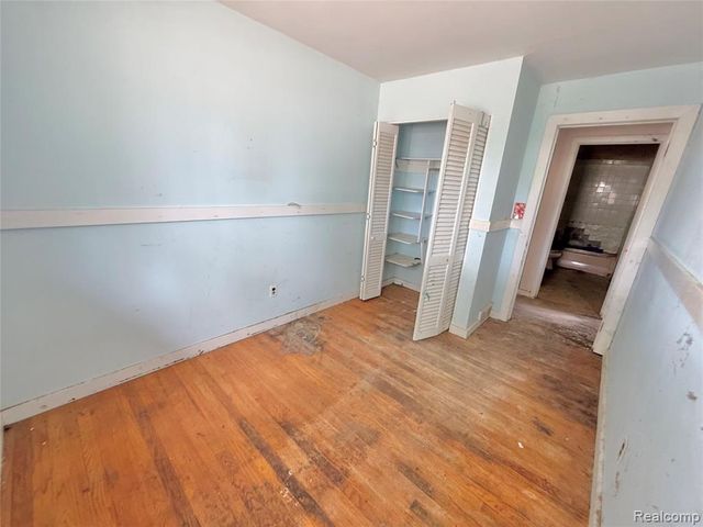 24645 Mcdonald Street, Dearborn Heights, MI 48125
