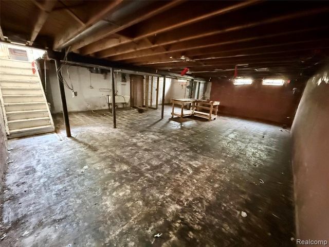 24645 Mcdonald Street, Dearborn Heights, MI 48125