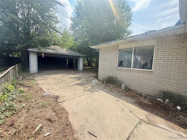 24645 Mcdonald Street, Dearborn Heights, MI 48125