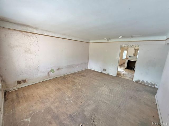 24645 Mcdonald Street, Dearborn Heights, MI 48125