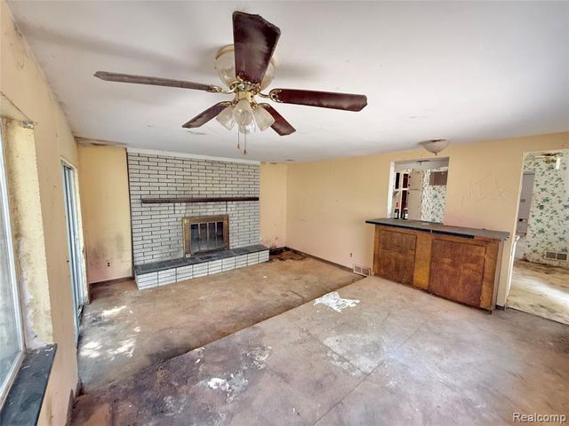 24645 Mcdonald Street, Dearborn Heights, MI 48125
