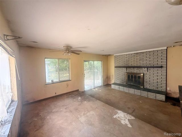 24645 Mcdonald Street, Dearborn Heights, MI 48125
