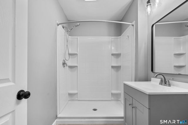 12 Newman Street, Manchester, CT 06040