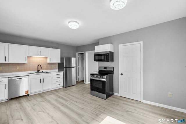 12 Newman Street, Manchester, CT 06040