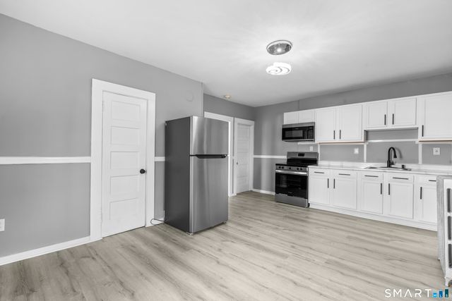 12 Newman Street, Manchester, CT 06040